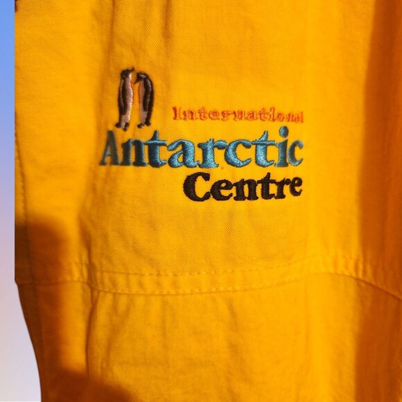 International Antarctic Centre Yellow Hooded Jacket Mens Small By Earth Sea Sky - Picture 6 of 15